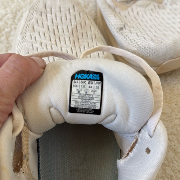 HOKA Clifton 8 Men’s 10. Used with minor wear. See pics for details. - Picture 2 of 8